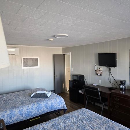 Russell'S Motel Caribou Buitenkant foto