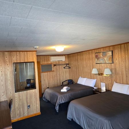 Russell'S Motel Caribou Buitenkant foto