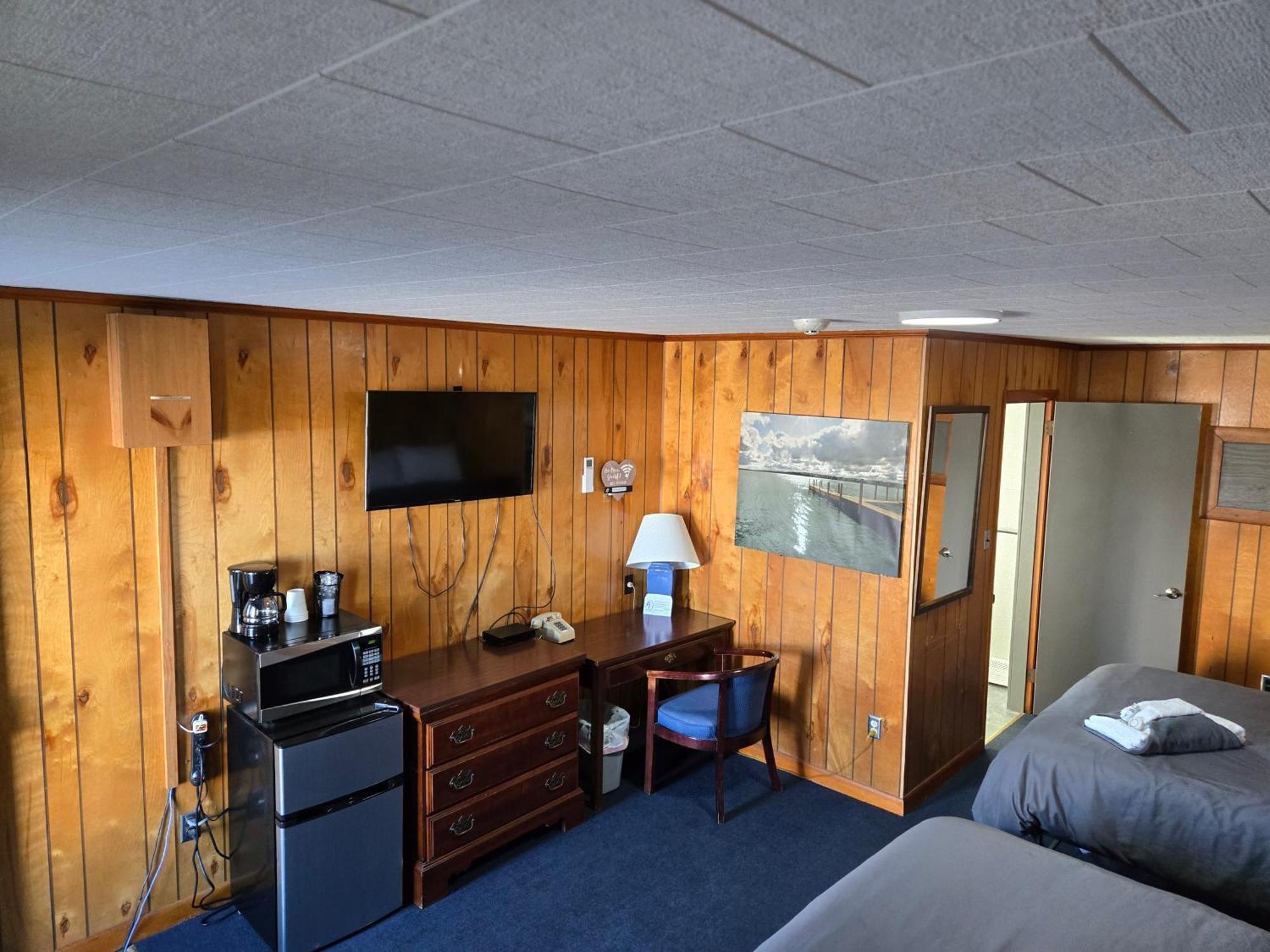 Russell'S Motel Caribou Buitenkant foto
