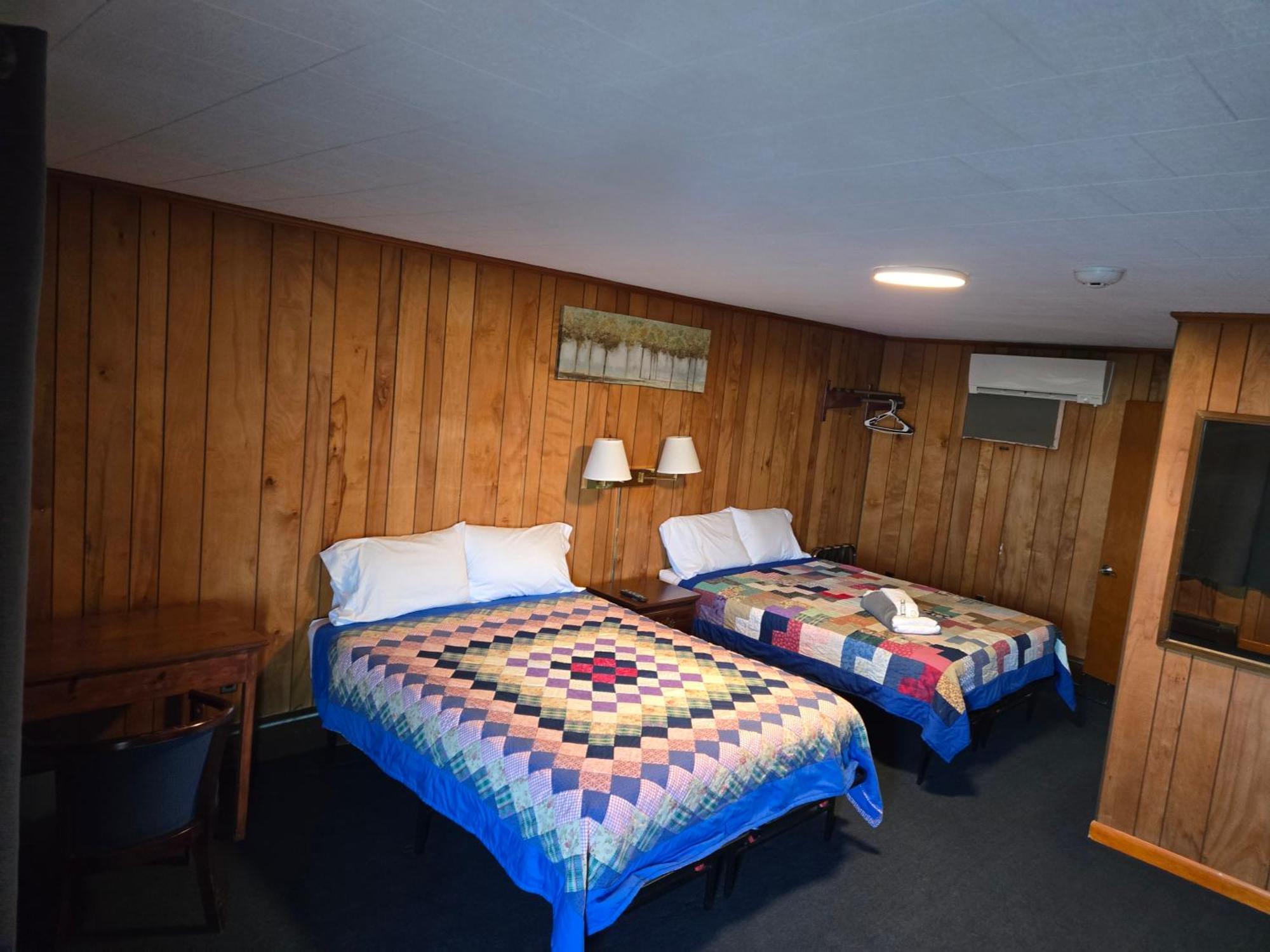 Russell'S Motel Caribou Buitenkant foto